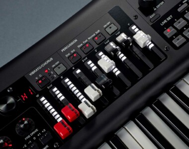 YAMAHA yc61