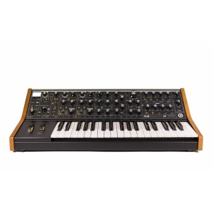 Moog SUBSEQUENT 37 SINTETIZZATORE