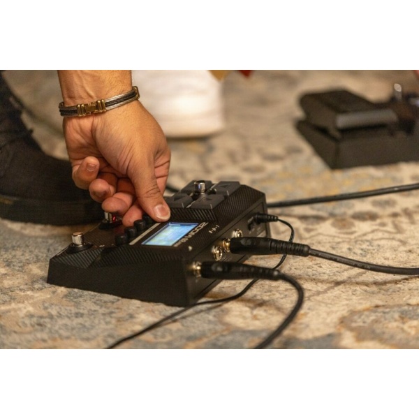 Zoom G2 FOUR PEDALE MULTIEFFETTO
