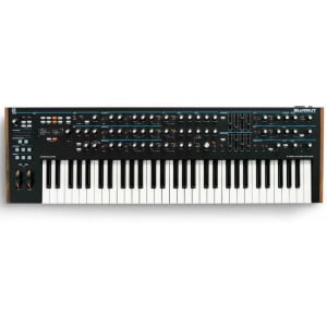 NOVATION  SUMMIT SYNTH 3 OSCILLATORI