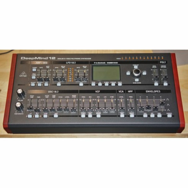 BEHRINGER DEEPMIND 12D