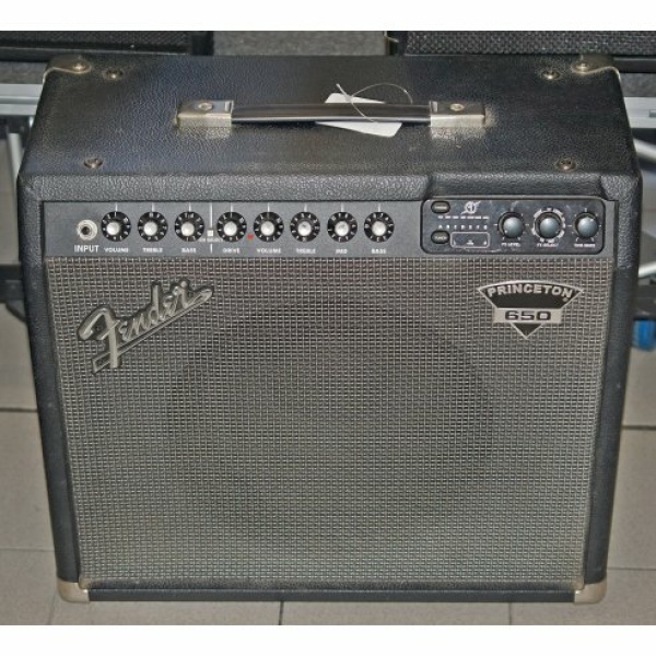 FENDER PRINCETON 650 COMBO