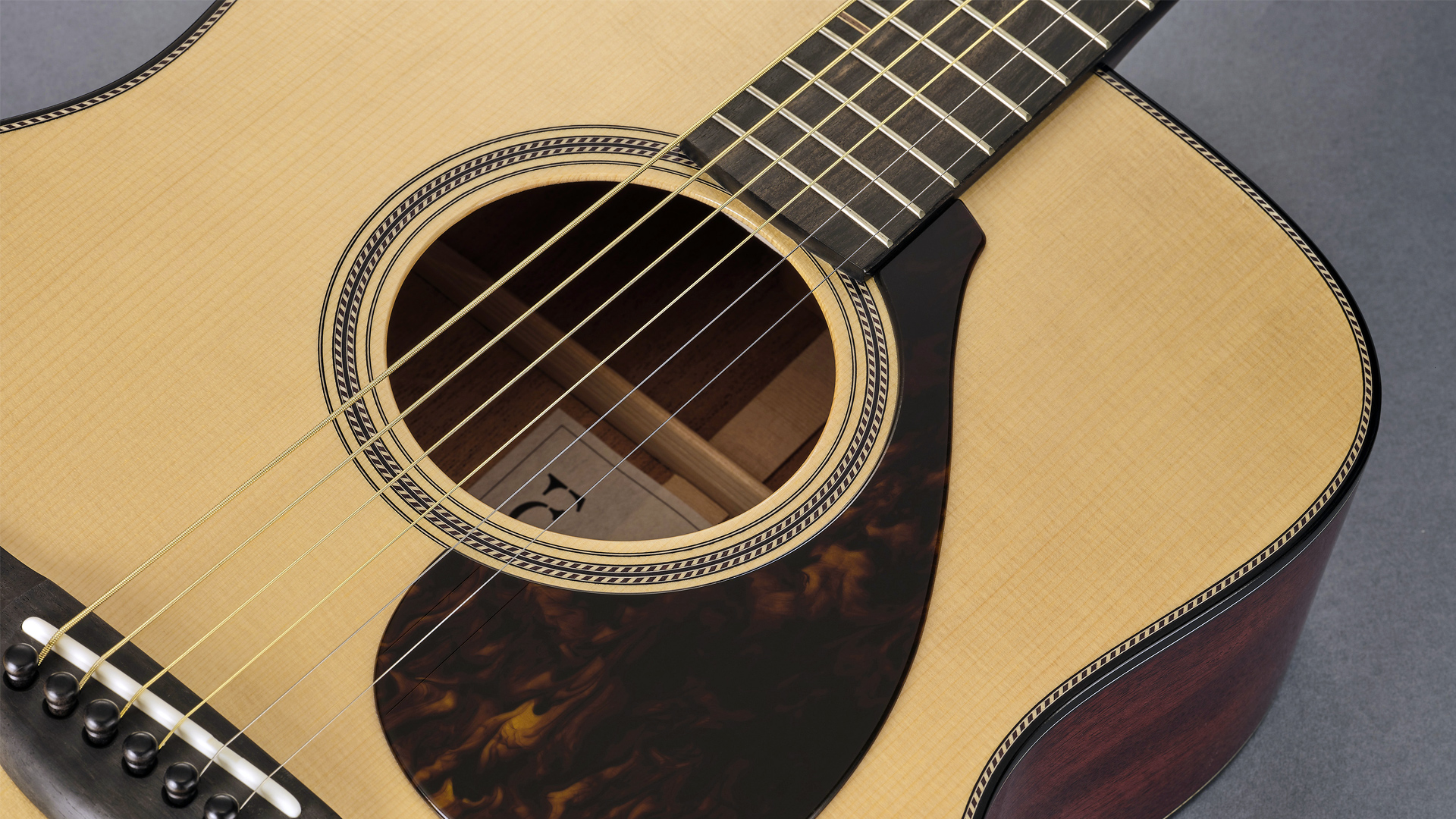 Yamaha FG9 Acustica