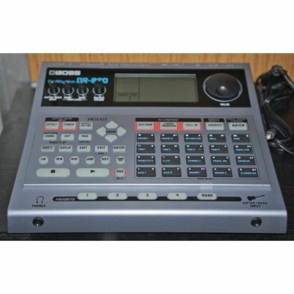 BOSS DR-880