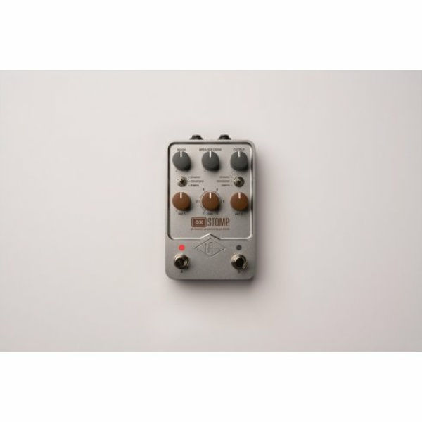 UNIVERSAL AUDIO UAFX OX STOMP DYNAMIC SPEAKER EMULATOR