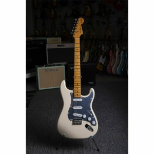 STRATOCASTER® NILE RODGERS MN OWT