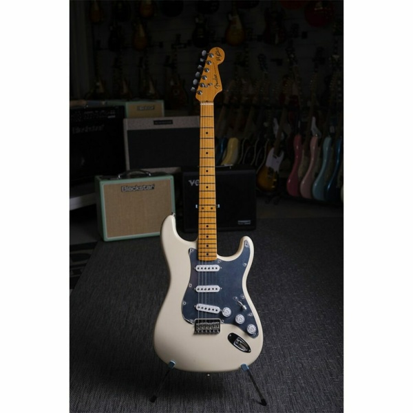 STRATOCASTER® NILE RODGERS MN OWT