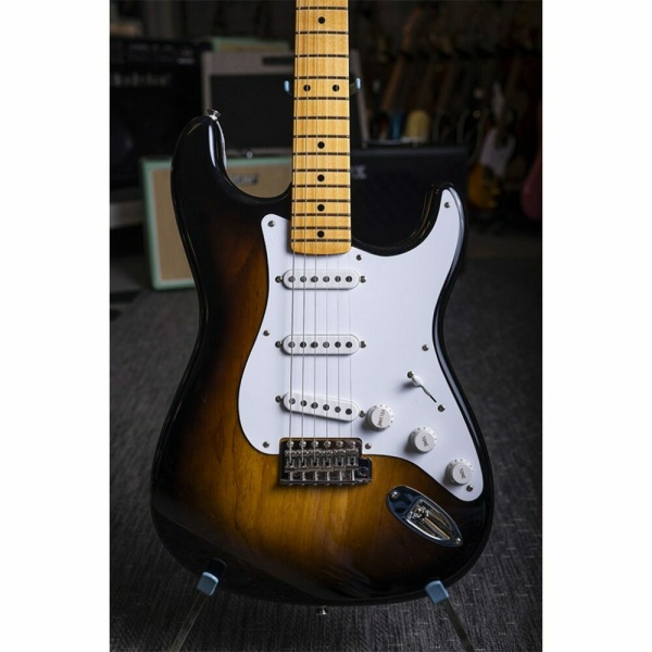 STRATOCASTER® 54 70TH LIMITED EDITION NOS 2TS