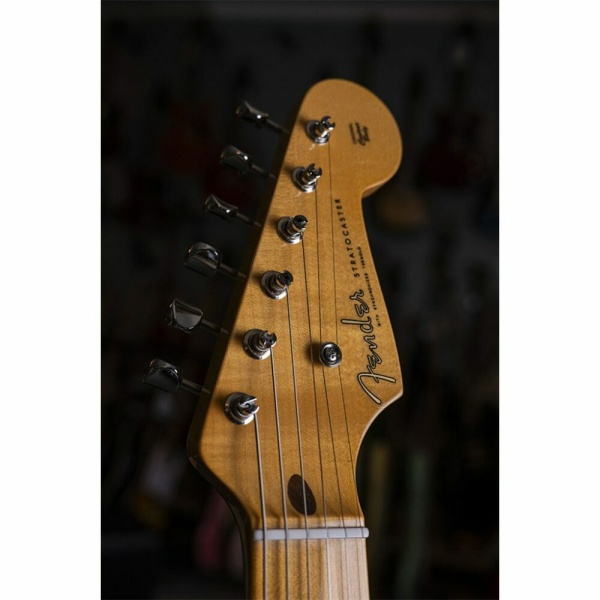 STRATOCASTER® 54 70TH LIMITED EDITION NOS 2TS