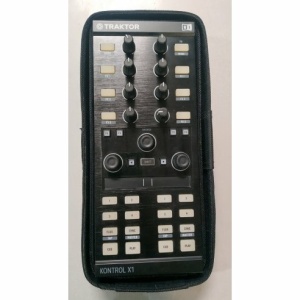 NATIVE INSTRUMENTS TRAKTOR KONTROL X1