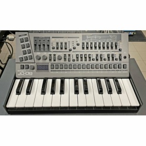 ROLAND JD-08 + K25M
