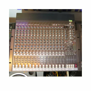 PHONIC HELIX BOARD 24 UNIVERSAL **USATO**
