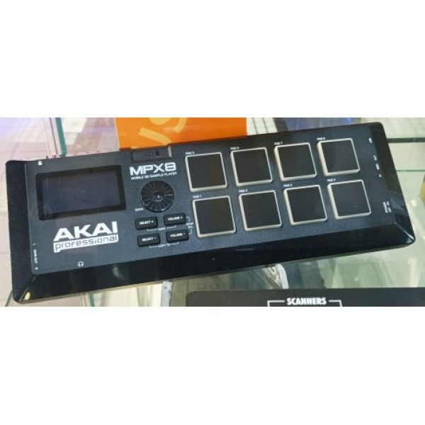 AKAI MPX8
