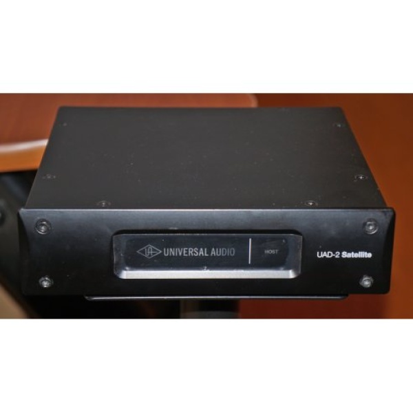 UNIVERSAL AUDIO UAD-2 SATELLITE QUAD CORE TB2