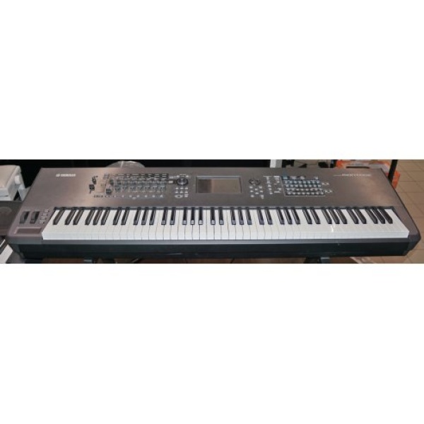 YAMAHA MONTAGE 8