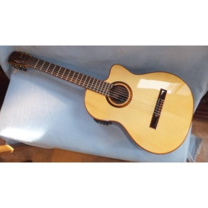 MERIDA T-15CES Classic Guitar con Fishman ISY201