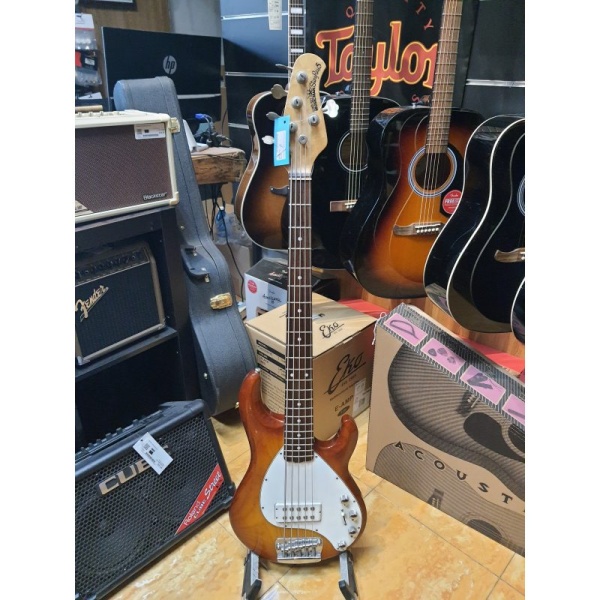 usato Music man Stingray 5 Sunburst con custodia