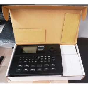 ALESIS SR 16
