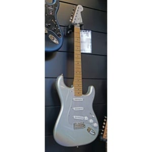 FENDER H.E.R. STRATOCASTER