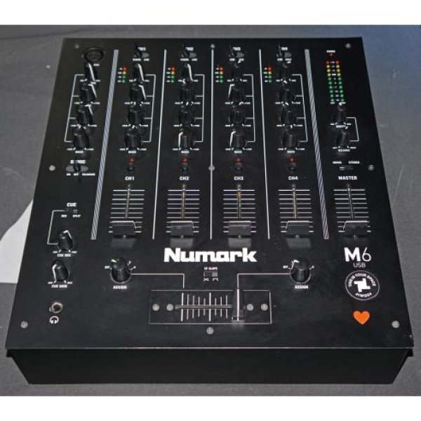 NUMARK M6
