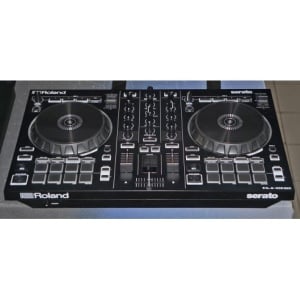ROLAND DJ-202