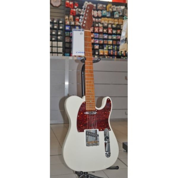 LARRY CARLTON T7