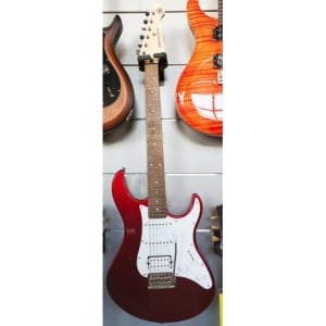 YAMAHA PACIFICA 012 RED METALLIC