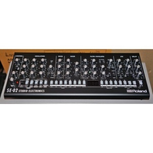 ROLAND SE-02