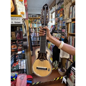 Charango boliviano ''El Chasqui'' Elettrificato body legno