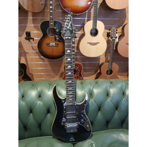 usato Ibanez UV777P Steve con custodia