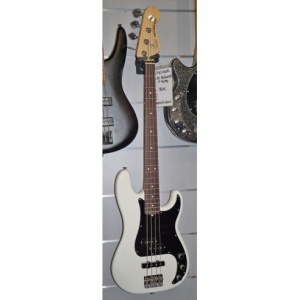 FENDER AM PERFORMER PRECISION BASS RW AWT